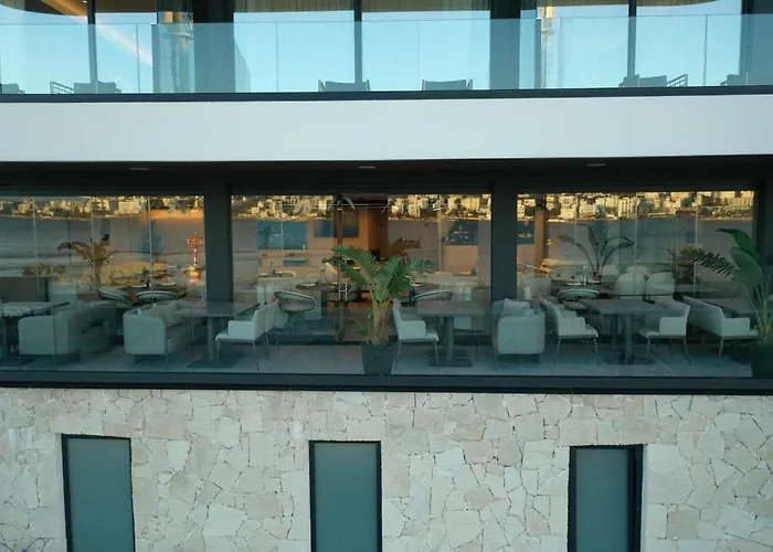 Al'Yacht Premium Hotel